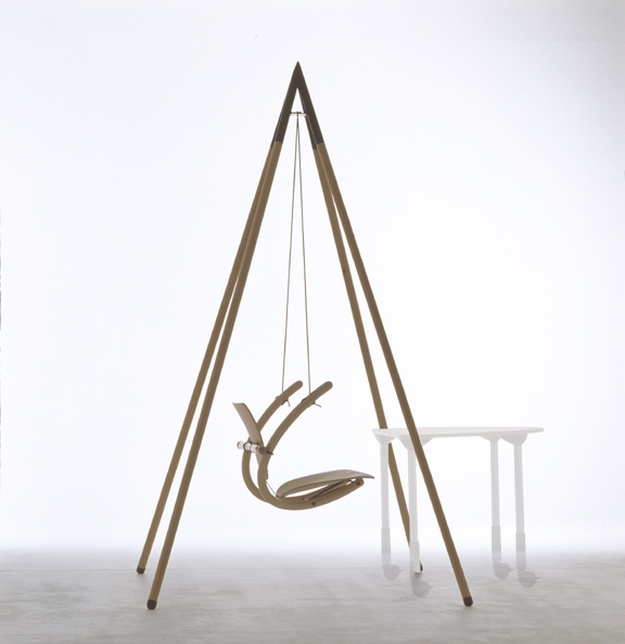 Swing chair pyramide 01