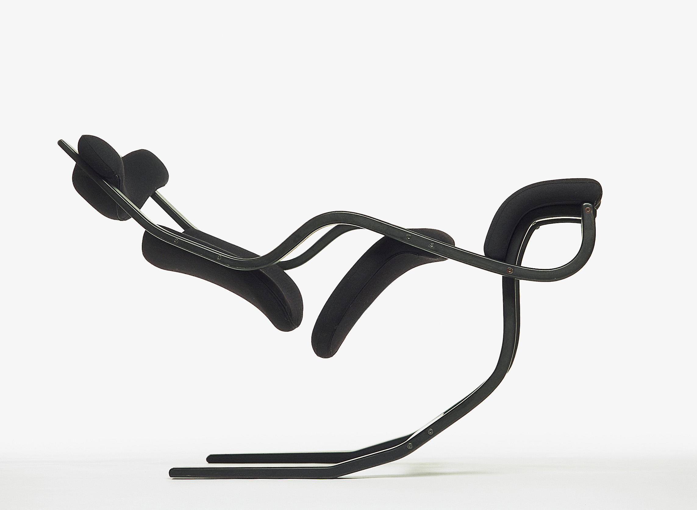 Gravity chair by peter opsvik 